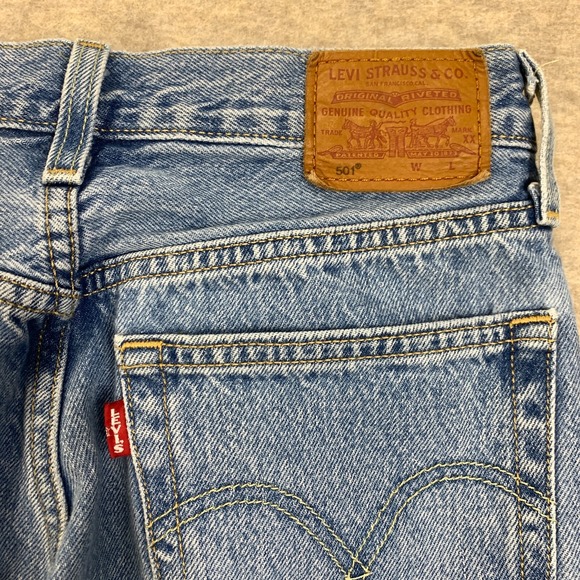 Levis Jeans Womens 25 Blue Pants 501 Button Fly Light Destroyed American Denim - Picture 16 of 16